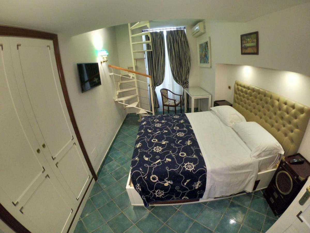 Hotel Ausonia 나폴리 외부 사진